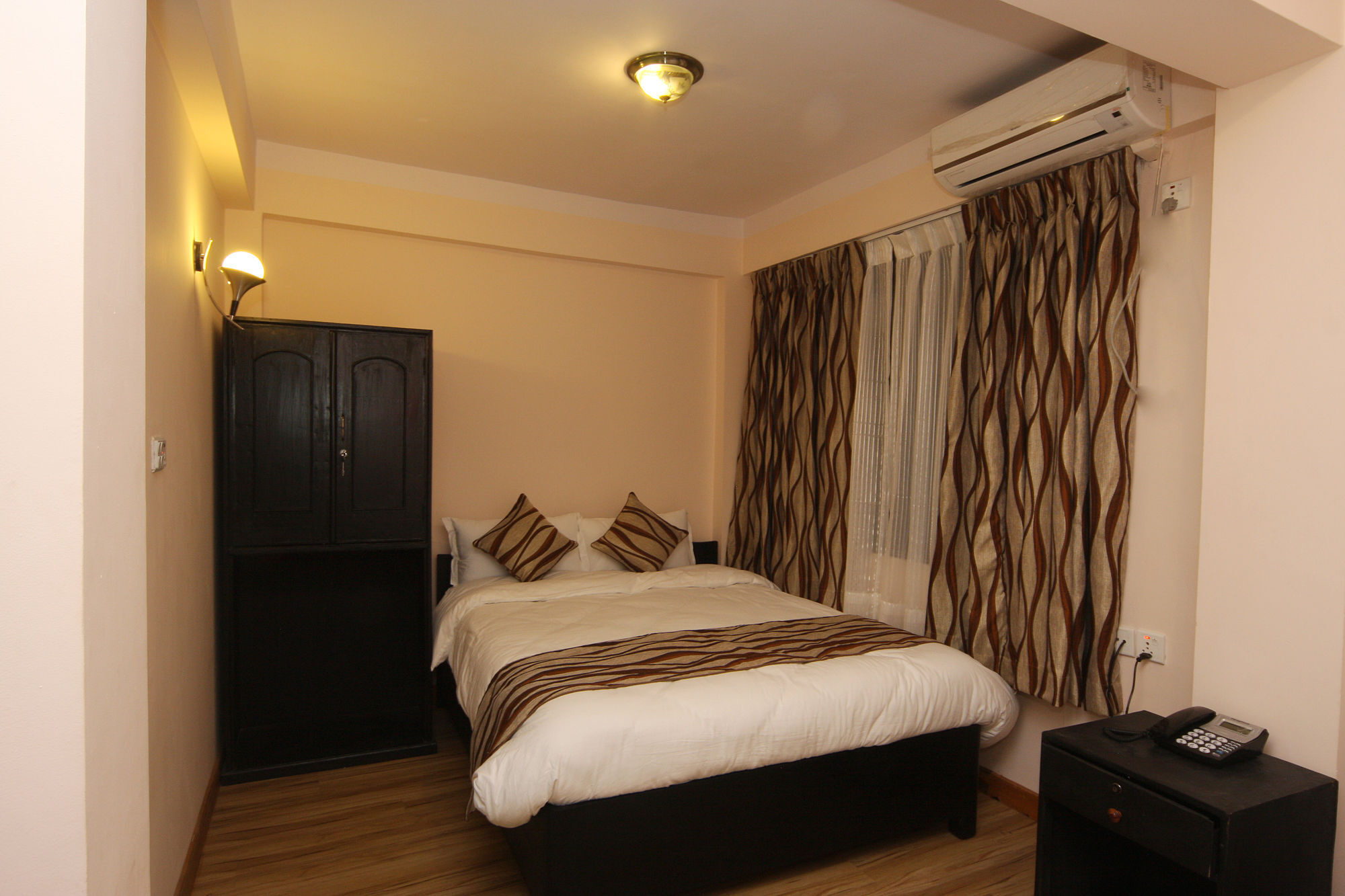 Kathmandu City Hotel Buitenkant foto